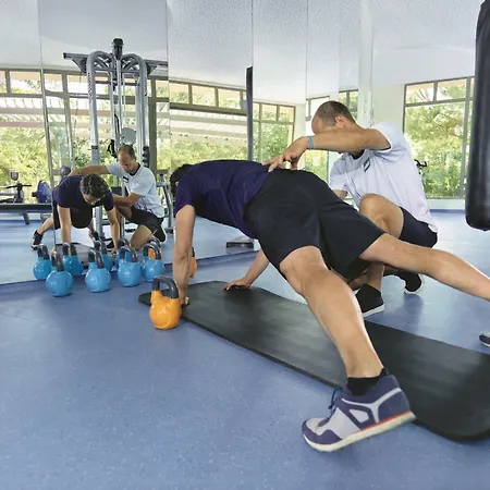 Tui蓝棕榈园度假村 4*